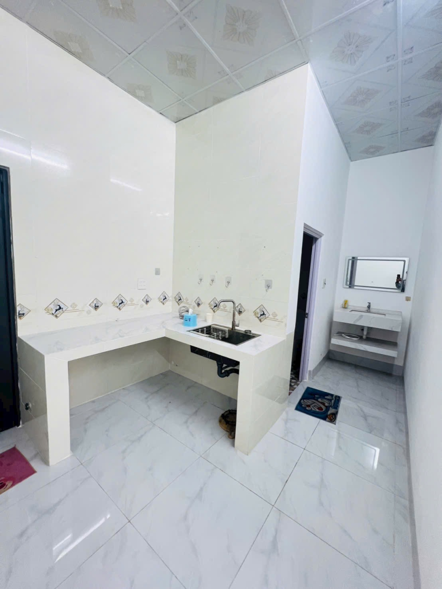 Cho thuê nhà mặt tiền đường chính Trần Văn Trà - KDC Hưng Phú